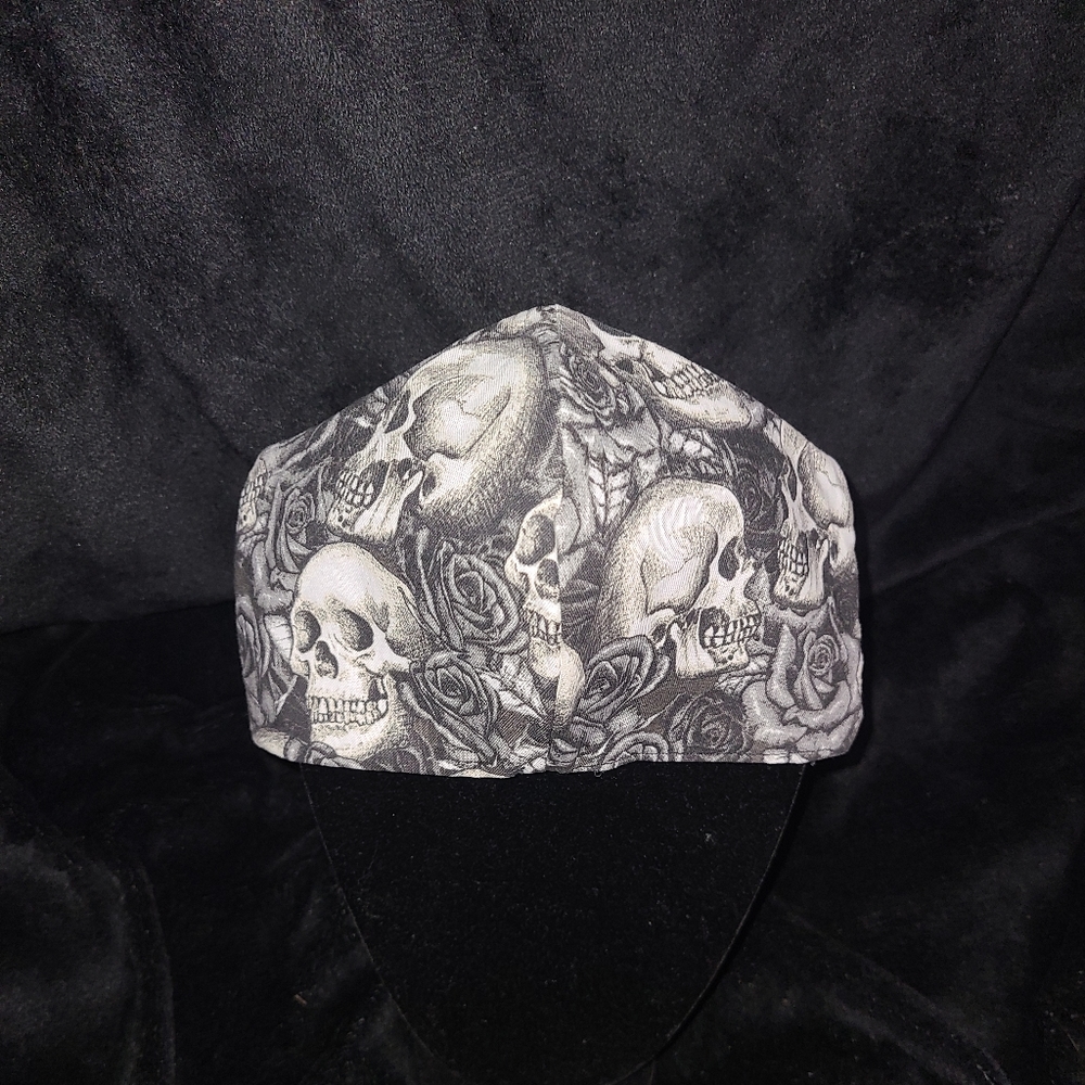 🌺Skulls and Roses Mask🌺